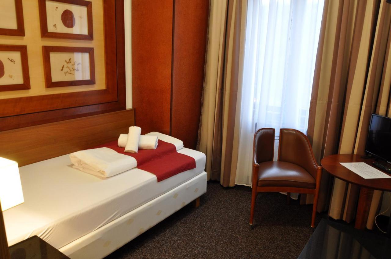 לוקט Hotel U Bileho Kone מראה חיצוני תמונה