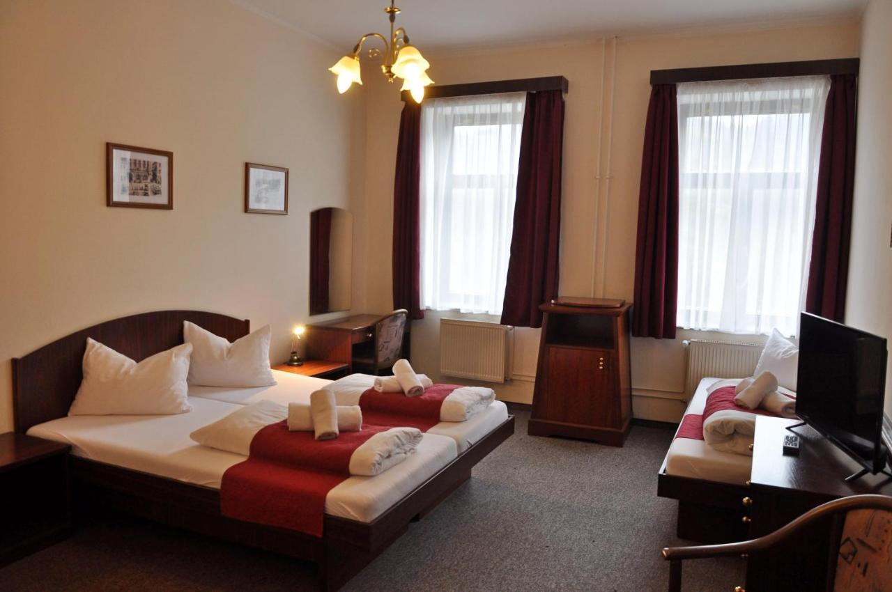 לוקט Hotel U Bileho Kone חדר תמונה