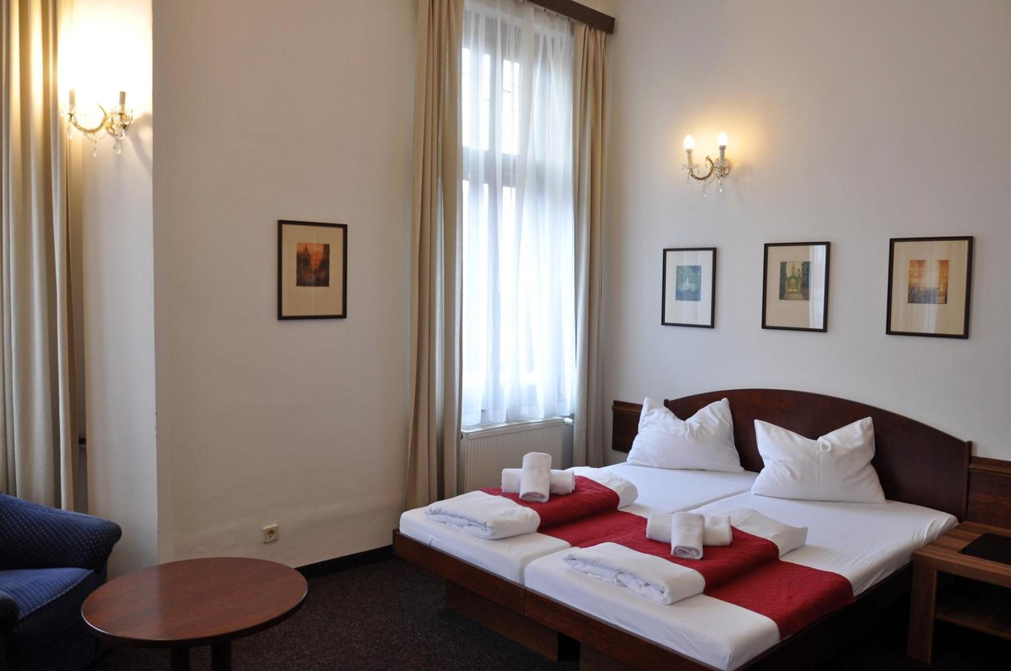 לוקט Hotel U Bileho Kone חדר תמונה